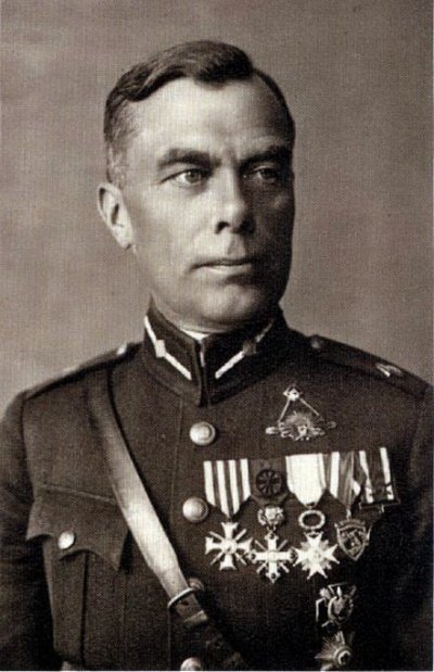 Aperats, Karlis - Standartenführer latvian uniform officer.jpg