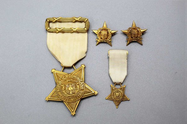 WM486-1-Dominican-Republic-Order-of-Military-Merit.jpg