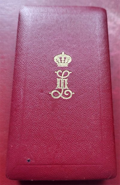 King Leopold III Royal House Medal 1st class 6.jpg