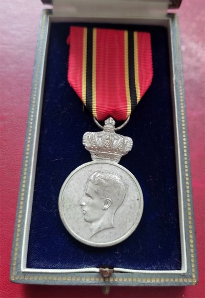 King Baudouin Royal House Medal 2nd class 1.jpg