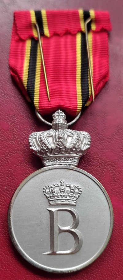 King Baudouin Royal House Medal 2nd class 2.jpg