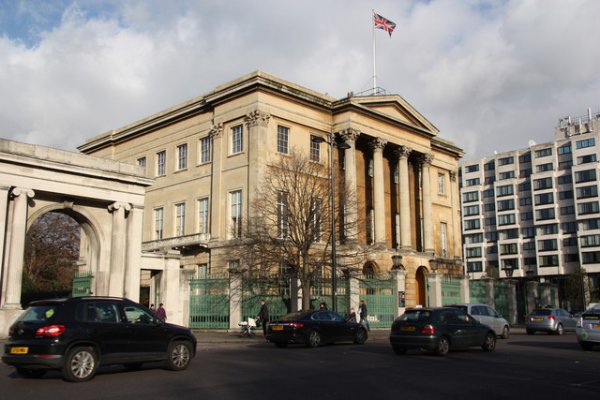 1280px-Apsley_House_18531.jpg