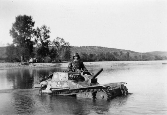 hungary N3myPidqKYM.jpg