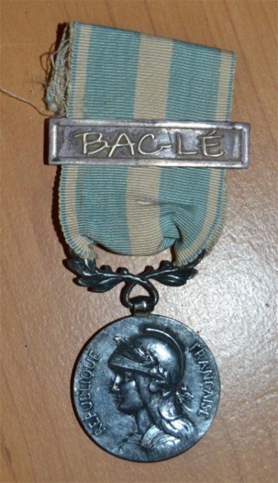 médaille coloniale premier type en argent poinçonnée barrette clapet bac-lé ав.jpg
