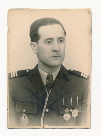 Romania-Medal-Photo-Star-Order-Crown-Medal-Badge.jpg