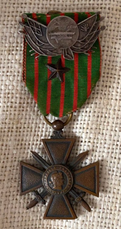 Croix de guerre d'un pilote de l'aviation 1.jpg