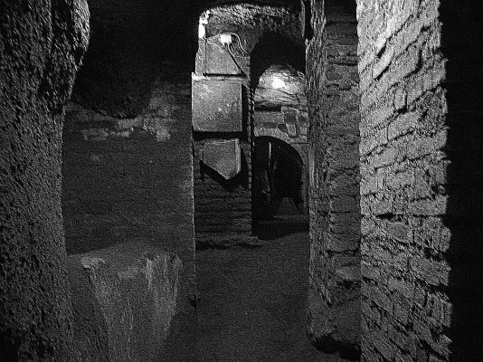 Catacombs_S._Sebastiano_Rome1.jpg