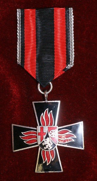 Пожарный «Крест чести» Рейнланд-Пфальц серебро ав.jpeg