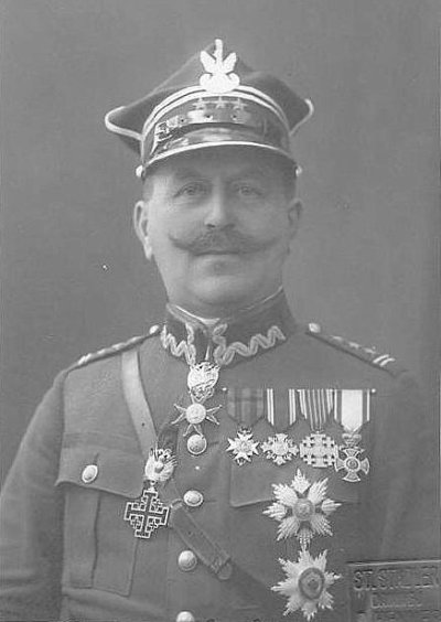 полковник-врач Войска Польского, доктор медицины Михал Штернсшус-Станьевский (22 августа 1871 ...jpg