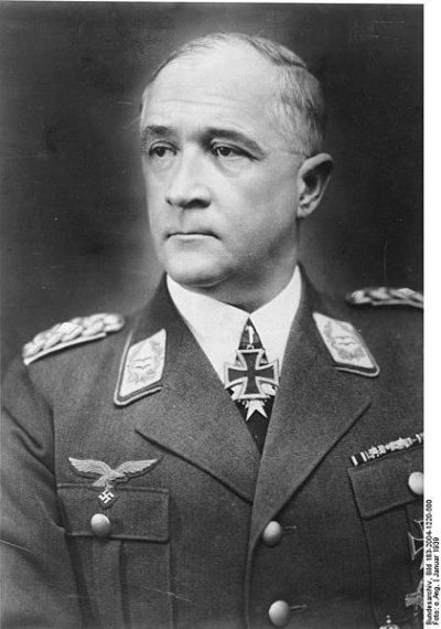 421px-Bundesarchiv_Bild_183-2004-1220-500,_Robert_Ritter_v__Greim.jpg