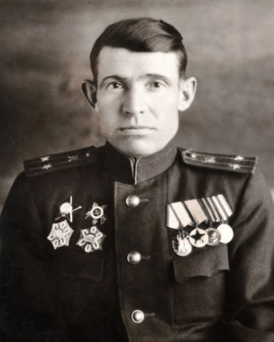 Зародыш Емельян Сидорович (1905 - 1980), политрук 7-й кавалерийской дивизии МНРА.jpg Зародыш Емельян Сидорович (1905 - 1980), политрук 7-й кавалерийской дивизии МНРА.jpg