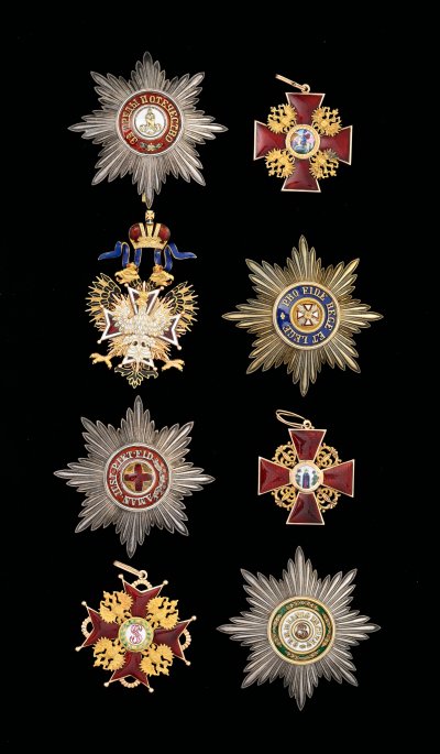 empire-russie-unique-coffret-contenant-ensembles-1ere-classe-ordres-majeurs-russes-3.jpg empire-russie-unique-coffret-contenant-ensembles-1ere-classe-ordres-majeurs-russes-3.jpg