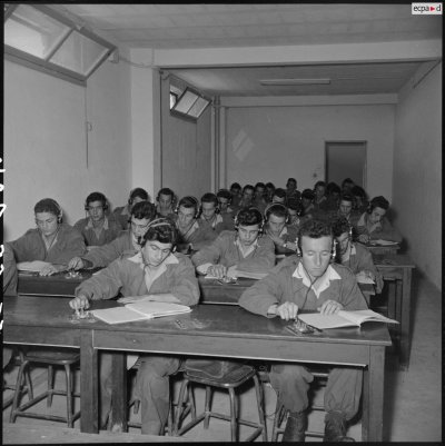 Класс передачи в EMATAFN (Североафриканская школа по передаче данных) в Бен-Акнуне 2.jpg