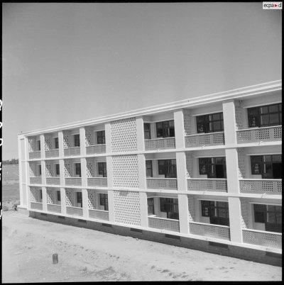 Здания и учения в EMAT AFN (Приветственная военная школа североафриканских передач) в Бен-Акну...jpg