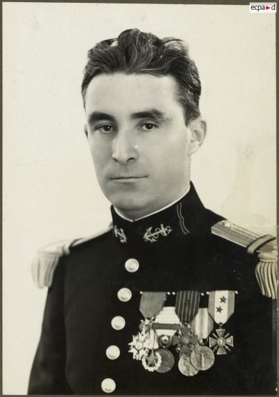 Le capitaine Cazes, commandant la garde municipale de Shanghai..jpg