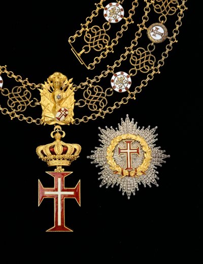 lot-1824-vatican-ordre-supreme-christ-cree-1319-ensemble-complet-chevalier-detail-1.jpg
