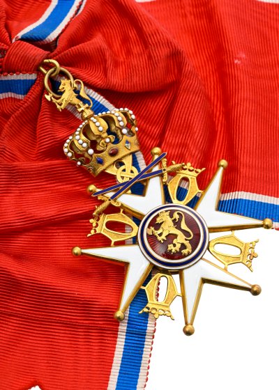 lot-1826-royaume-norvege-ordre-saint-olaf-fonde-1847-ensemble-grand-croix-detail-3.jpg