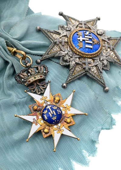 lot-1828-royaume-suede-ordre-des-seraphins-fonde-1748-ensemble-chevalier-grade-unique-detail-1.jpg