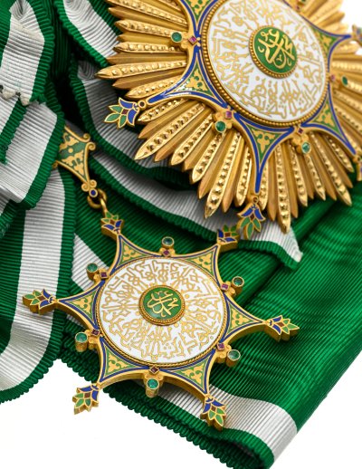 lot-1832-royaume-egypte-ordre-nishan-muhammad-ali-institue-1915-ensemble-complet-grand-cordon-...jpg lot-1832-royaume-egypte-ordre-nishan-muhammad-ali-institue-1915-ensemble-complet-grand-cordon-...jpg