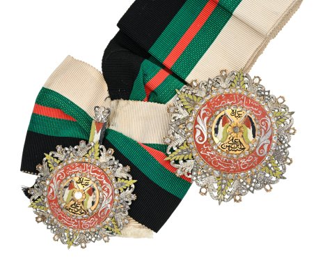 lot-1834-transjordanie-jordanie-ordre-renaissance-cree-1917-ensemble-grand-cordon-avec-brillan...jpg lot-1834-transjordanie-jordanie-ordre-renaissance-cree-1917-ensemble-grand-cordon-avec-brillan...jpg
