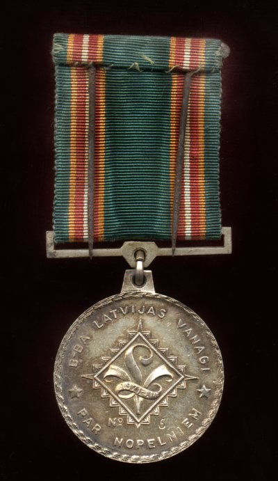 Lat106b-Van2-35,4 x 40,0 mm. 25,68 g..jpg