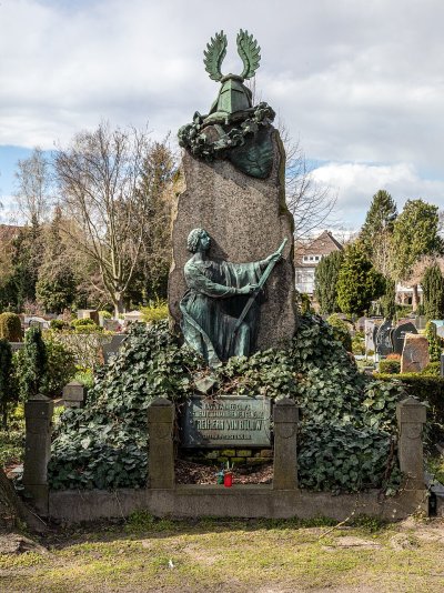 Münster,_Zentralfriedhof,_Alter_Teil,_Grabstätte_von_Bülow.jpg