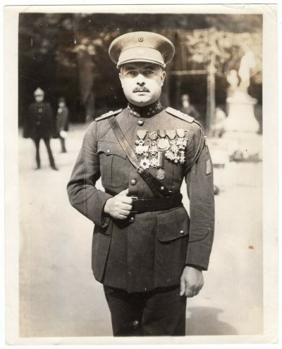 1928-Capt-Arthur-Provost-Director-Royal-Belgian-Guard.jpg