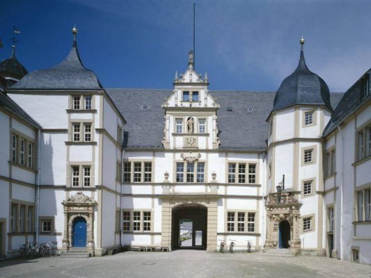 Neuhaus-Schlosswache1.jpg