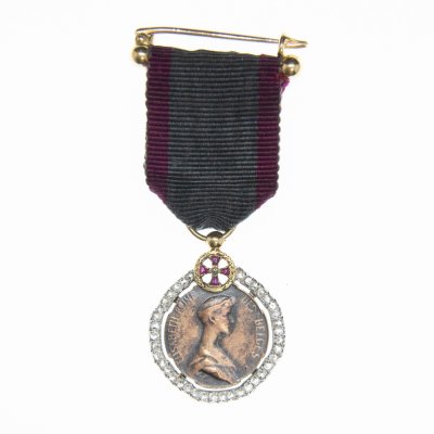 médaille miniature de la Reine Elisabeth ав.jpg