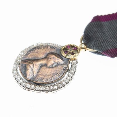 médaille miniature de la Reine Elisabeth.jpg
