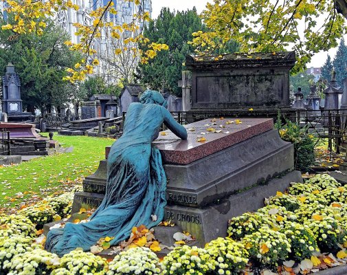 BELGIUM_-_BRUSSELS_CEMETERY_12.jpg