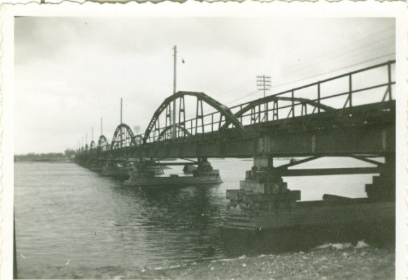 Warew Brucke.jpg