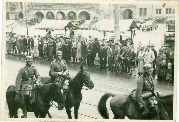 1938 Sept Heilbronn Ruckkehr von Weingarten.jpg