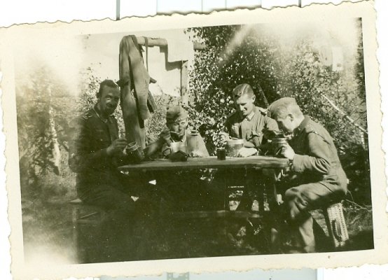 1941 Sommer Uffz Zessig Ltn Klesse ... Haufe.jpg