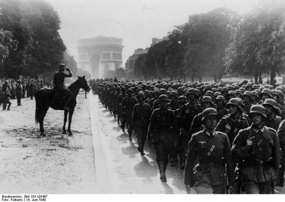 Bundesarchiv_Bild_183-L05487,_Paris,_Avenue_Foch,_Siegesparade.jpg