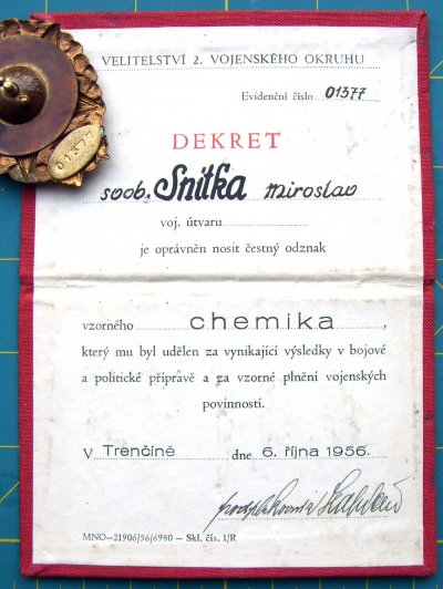 chemik1377c.jpg