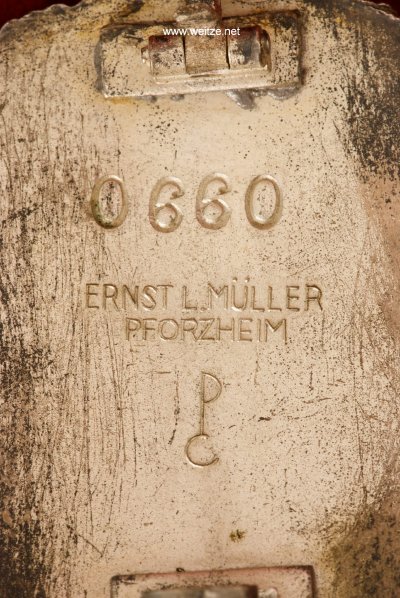 K139664_2.jpg