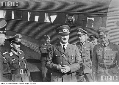 HITLER~1.JPG