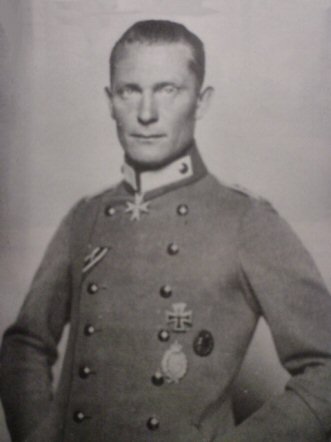 goring1918presentpokal01.jpg