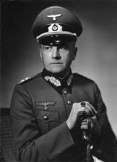 435px-Bundesarchiv_Bild_183-2004-0105-500,_Walther_v__Brauchitsch.jpg