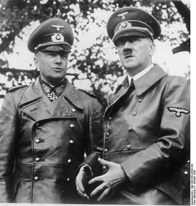 568px-Bundesarchiv_Bild_183-2001-0706-501,_Warschau,_Walther_v__Brauchitsch,_Adolf_Hitler.jpg