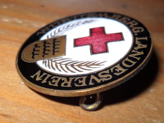 RED CROSS PIN WURTTEMBERG1.jpg