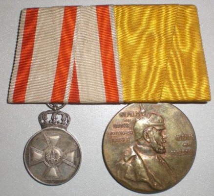 Red Eagle Medal 2nd Type, 1st Model.jpg