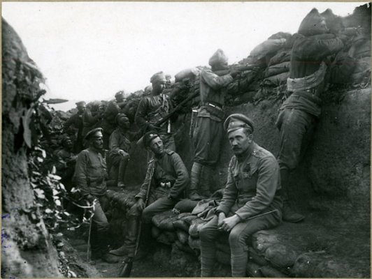 15 Чехословацкие добровольцы в окопах под Зборовом. 1917 г..jpg